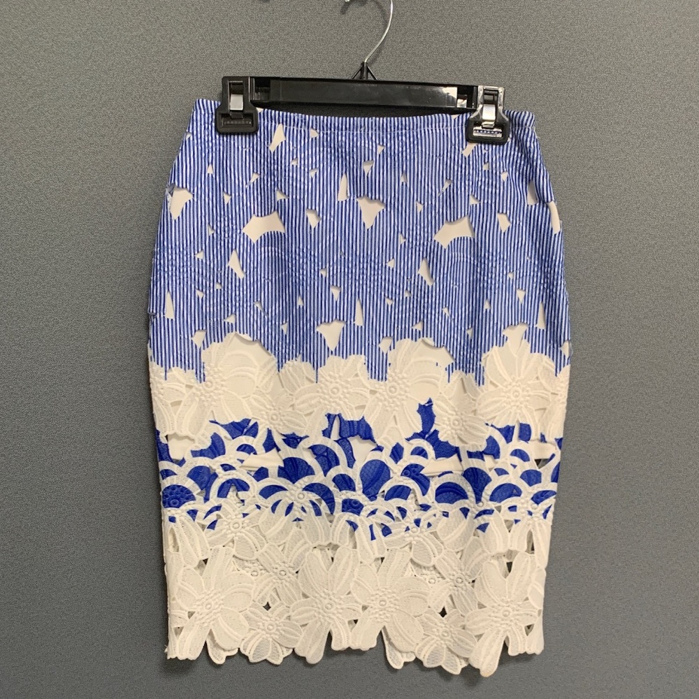 J.O.A. LOS ANGELES BLUE & WHITE FLORAL LACE SKIRT